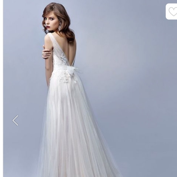 Beautiful Bridal Enzoani Dresses & Skirts - Enzoani Beautiful Bridal BT17-12 Wedding Gown size 4